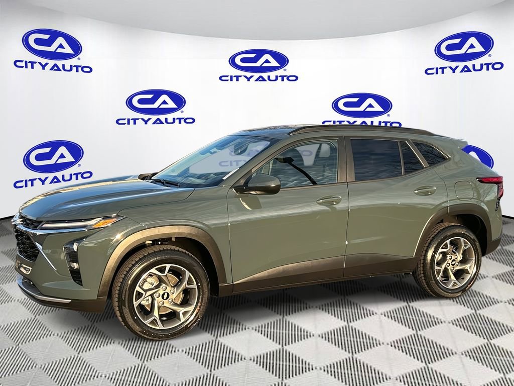 Used 2025 Chevrolet Trax LT image 7