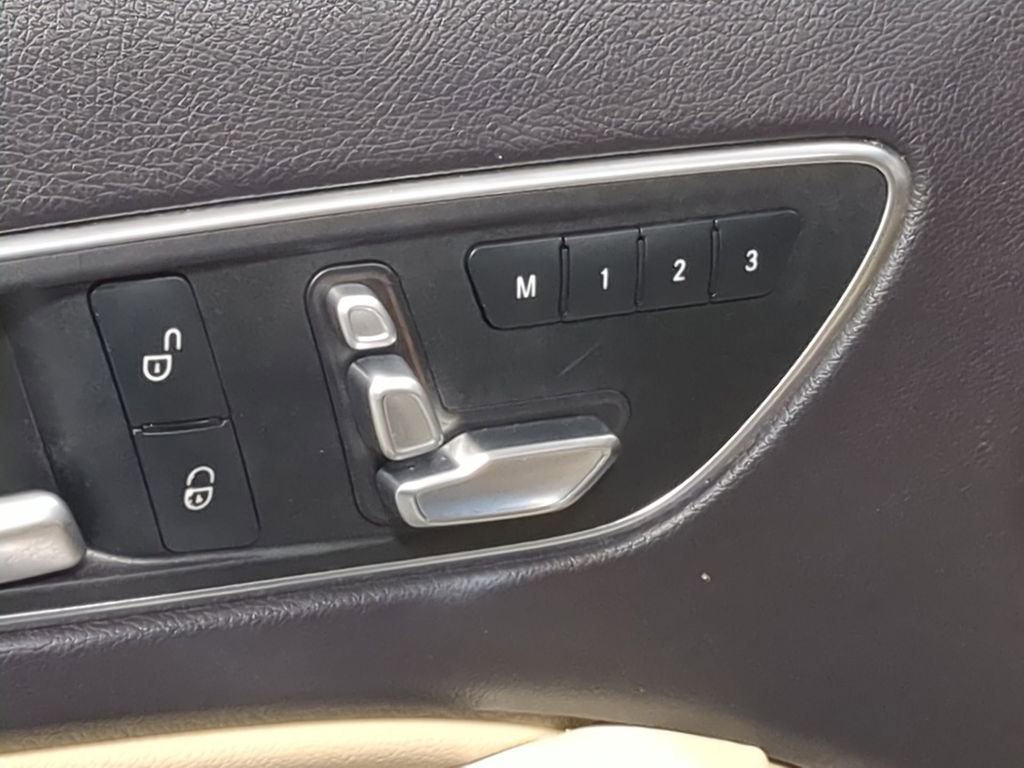 Used 2019 Mercedes-Benz GLA 250 4MATIC image 17
