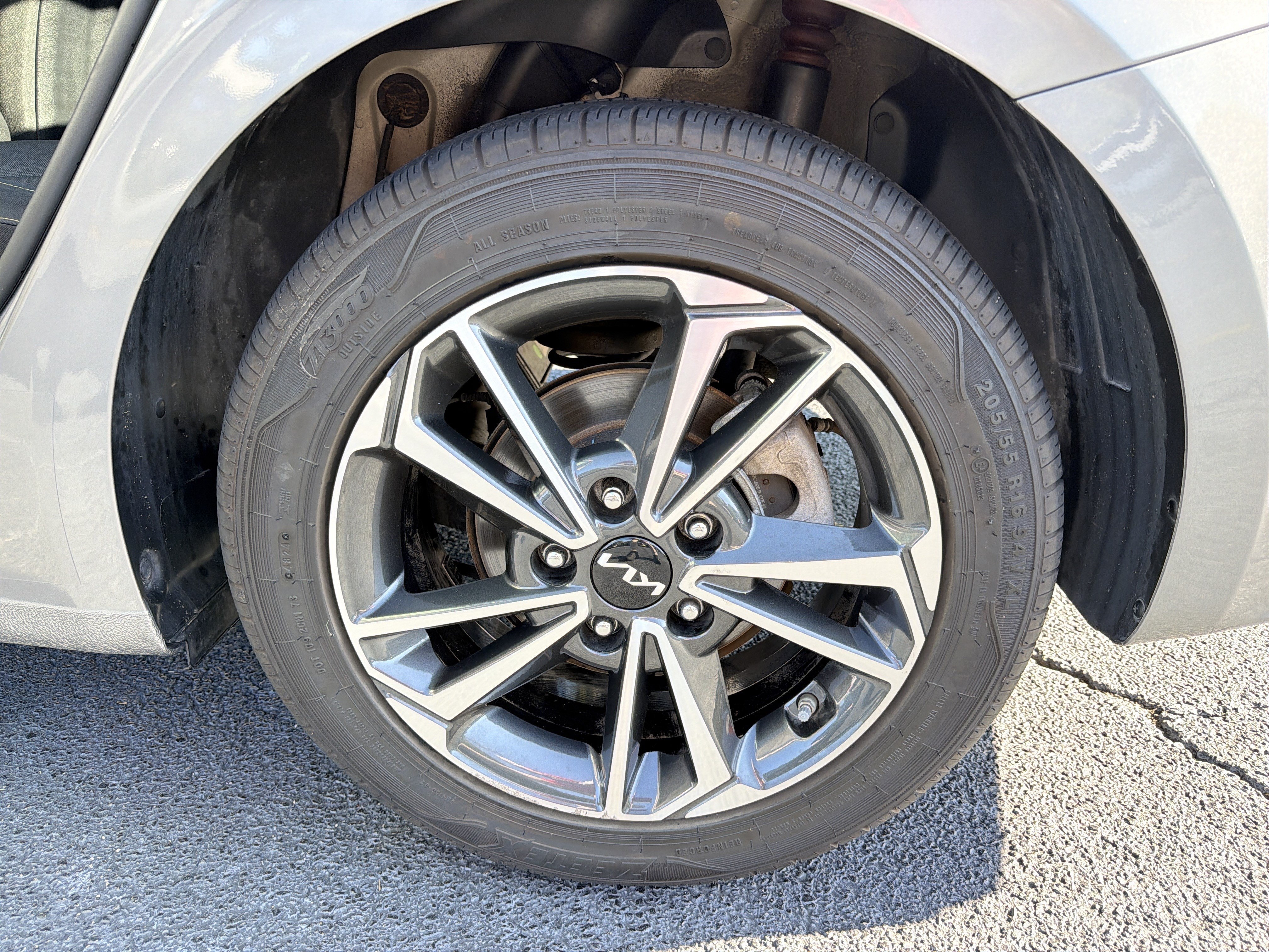 Used 2024 Kia Forte LXS FWD image 27
