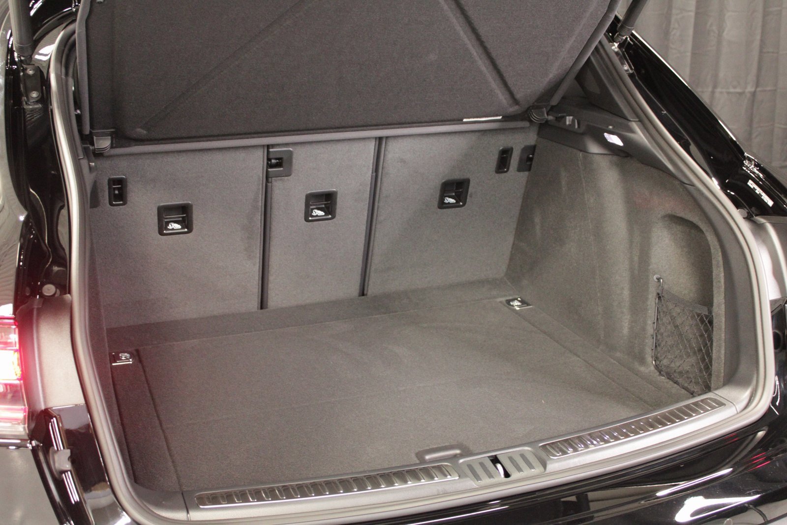 New 2026 Porsche Macan image 17