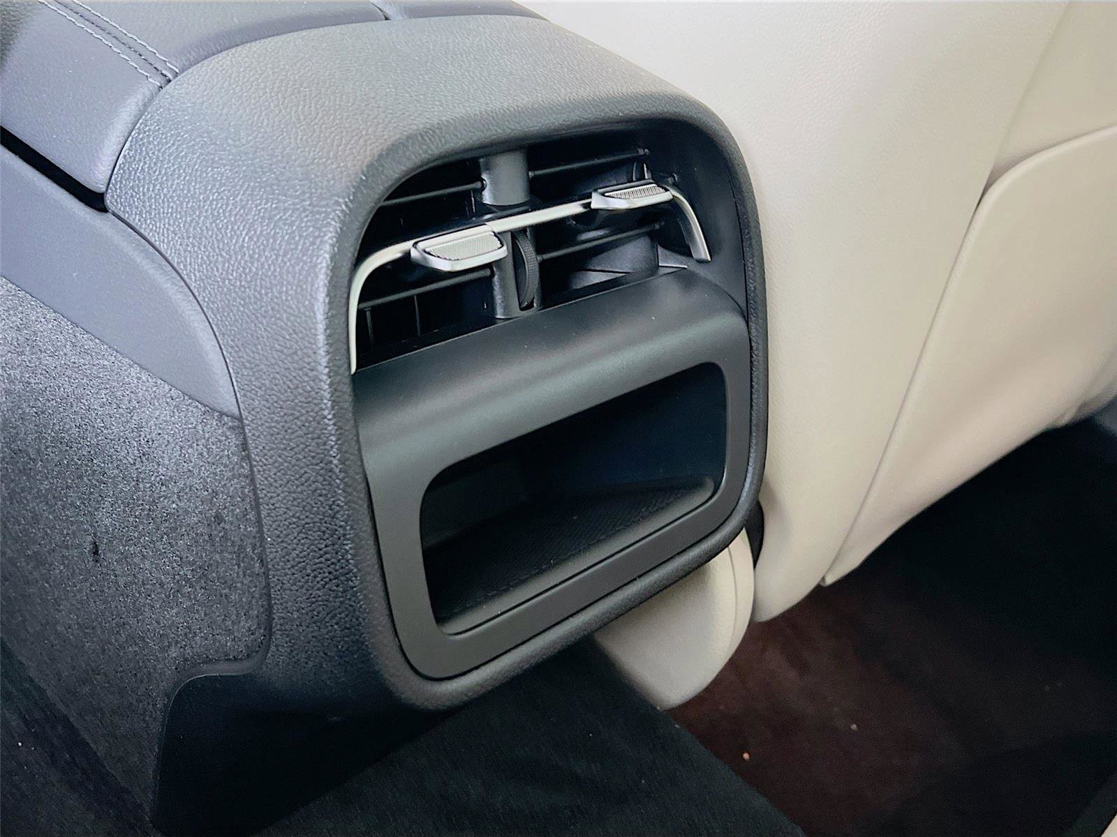 New 2026 Mercedes-Benz E 350 4MATIC Sedan image 23