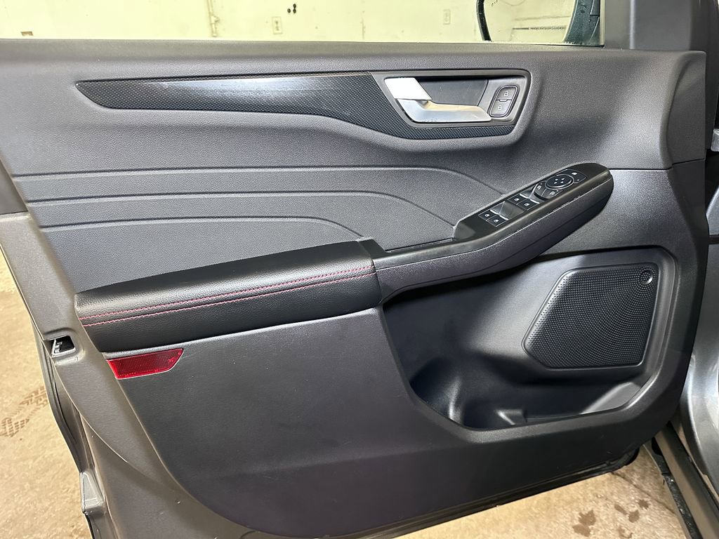 New 2026 Ford Escape ST-Line Select w/ Equipment Group 401A image 18