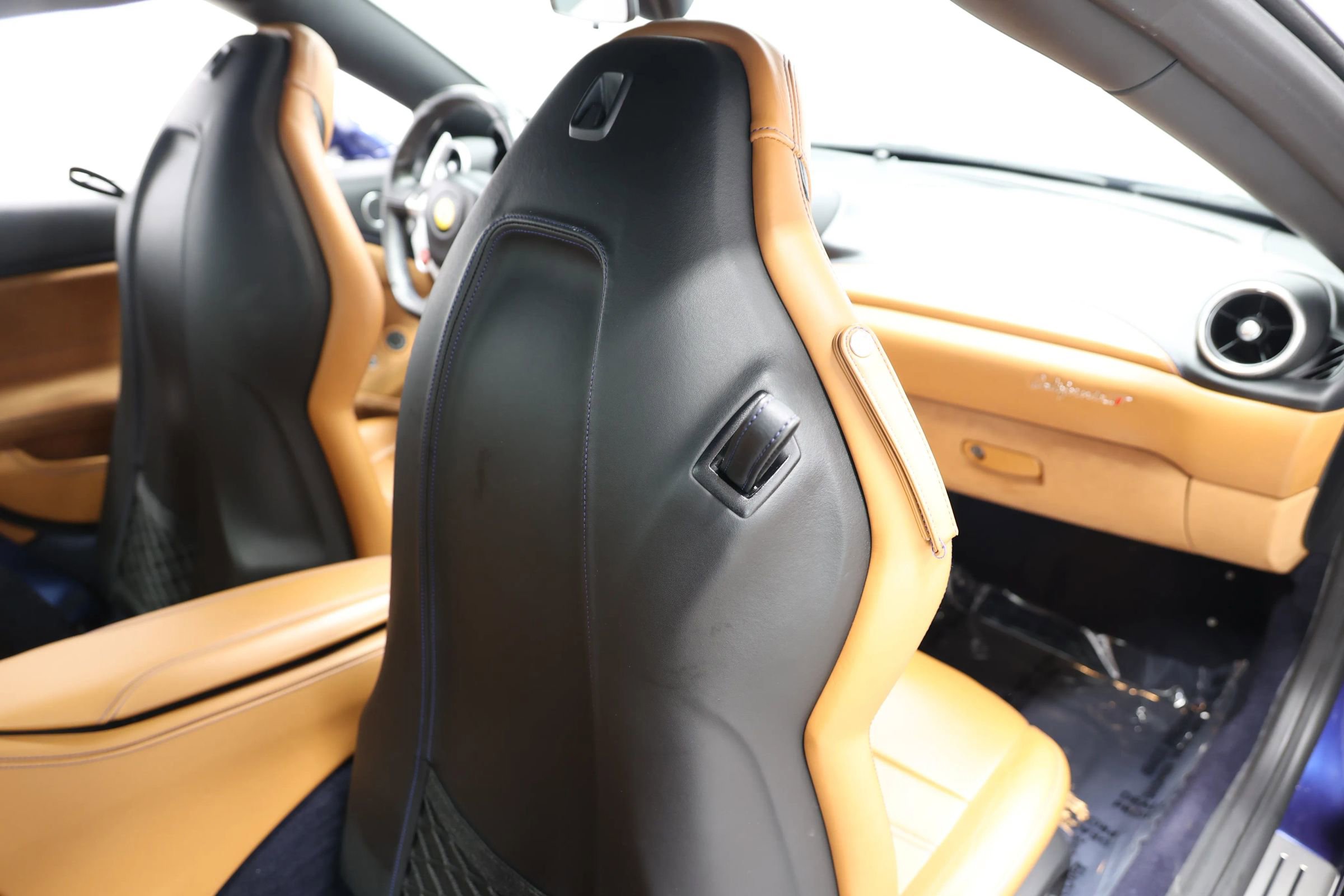 Used 2017 Ferrari California T image 92