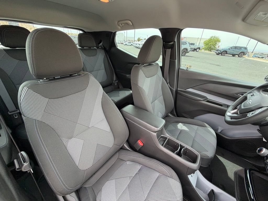 New 2027 Chevrolet Bolt LT w/ Comfort Package FWD image 15