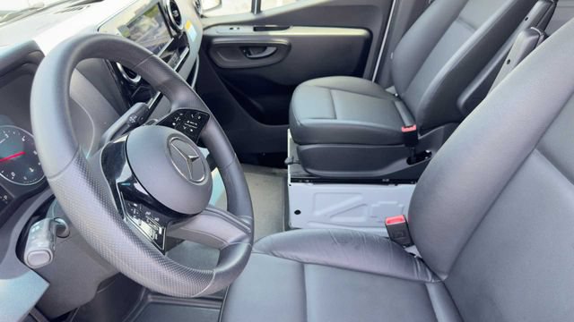 Used 2025 Mercedes-Benz Sprinter 2500 image 16