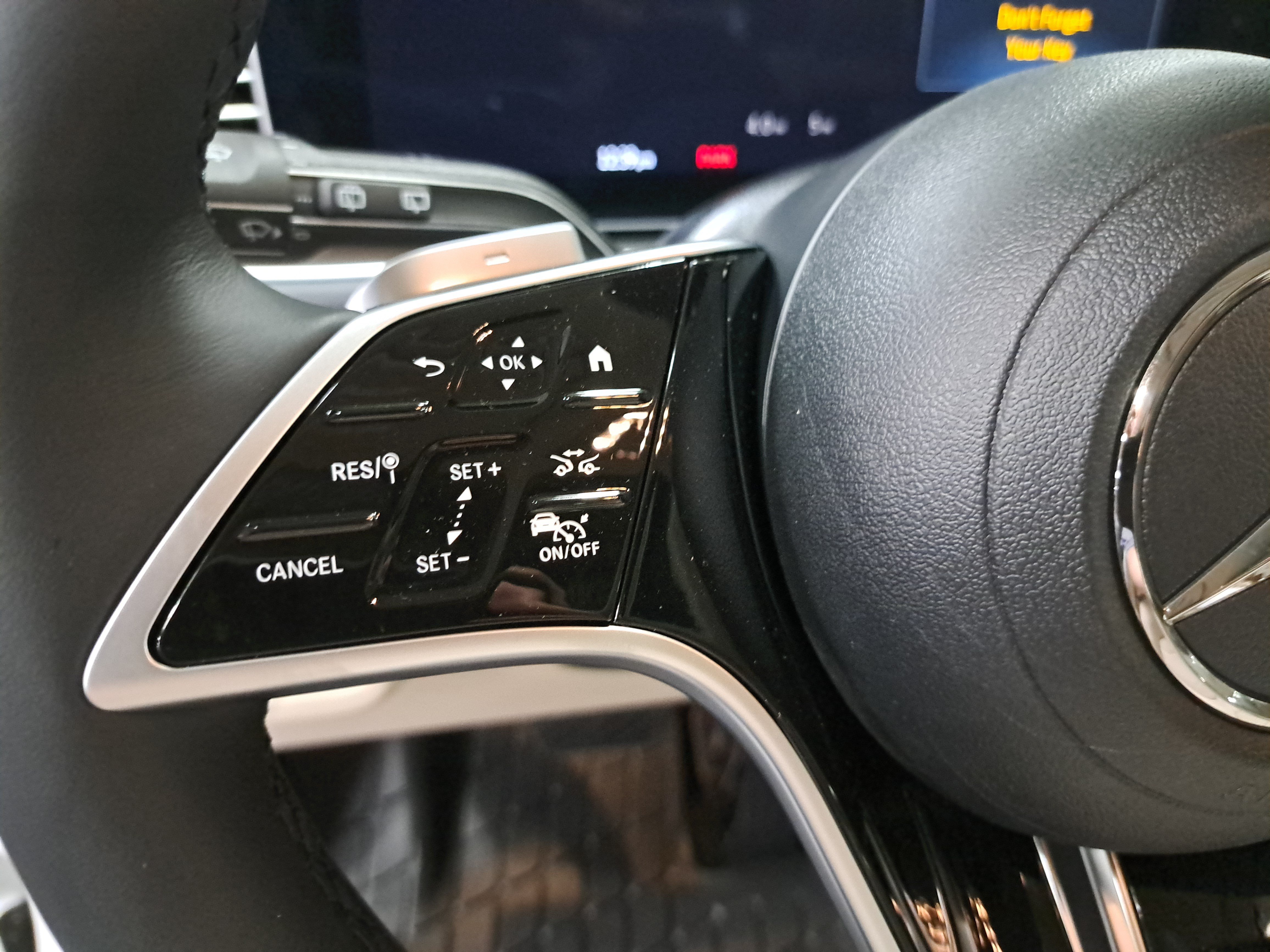 New 2026 Mercedes-Benz GLS 450 4MATIC image 19