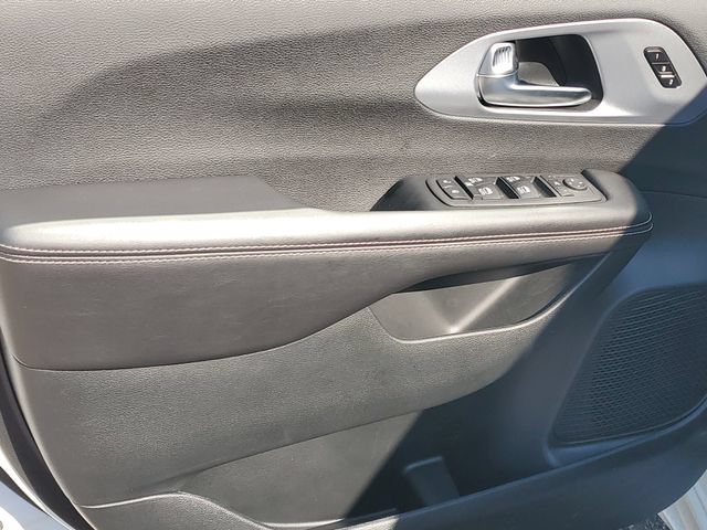 New 2026 Chrysler Pacifica Limited w/ S Appearance Package AWD/4WD image 16