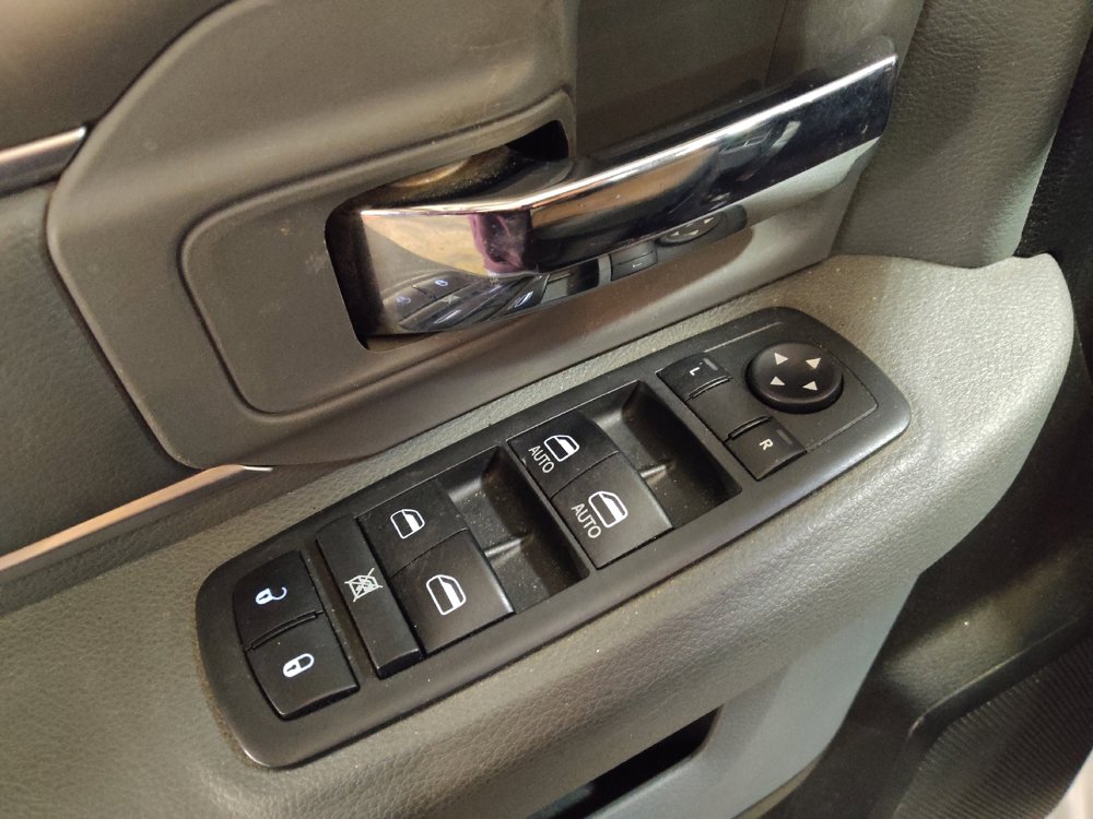 Used 2019 RAM 1500 Classic SLT image 27