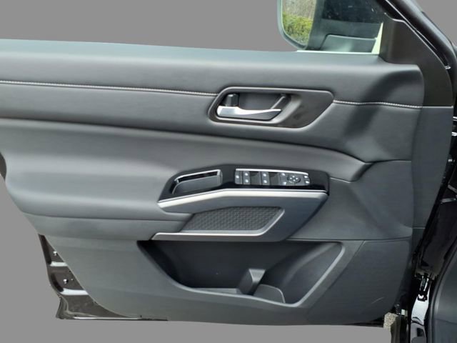 New 2026 Nissan Pathfinder SL image 16