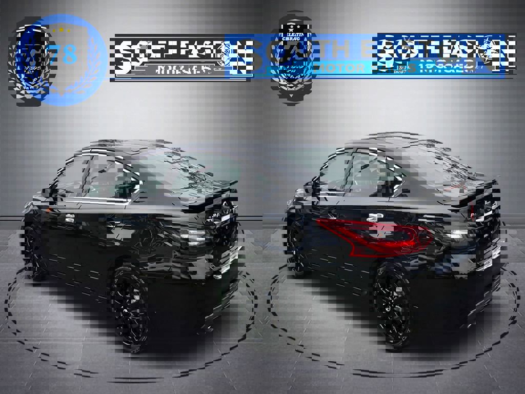 Used 2017 Nissan Altima 2.5 SR w/ Midnight Edition Package image 5