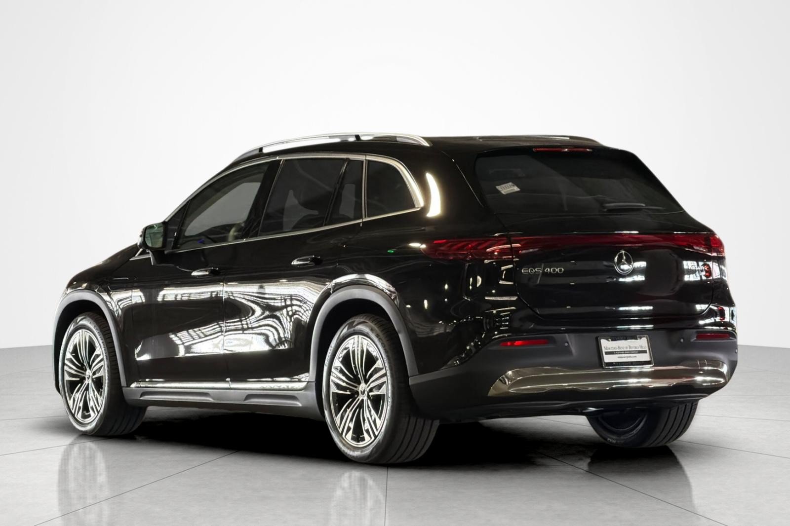 New 2026 Mercedes-Benz EQS 400 4MATIC SUV image 3