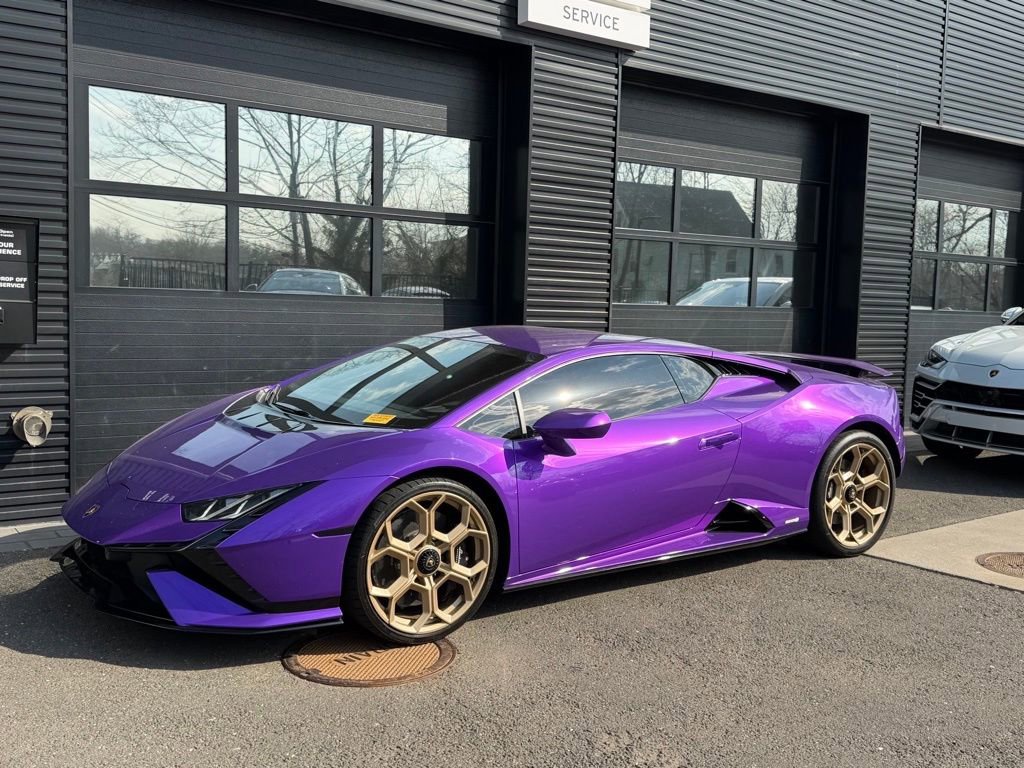Used 2024 Lamborghini Huracan Tecnica image 1