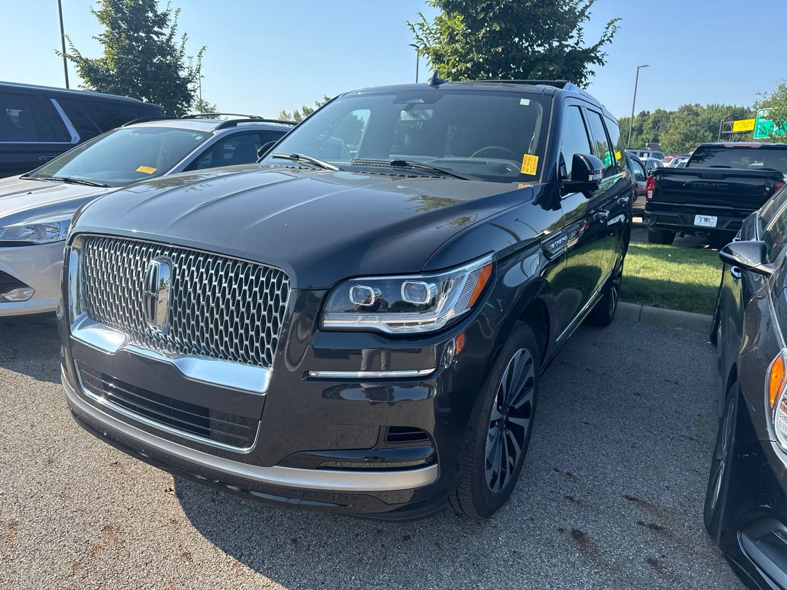 Used 2023 Lincoln Navigator Reserve AWD/4WD image 1