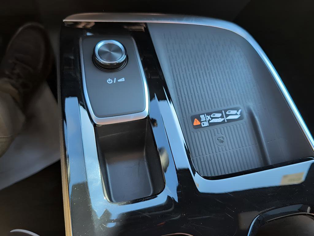 Used 2025 Buick Enclave Preferred image 17