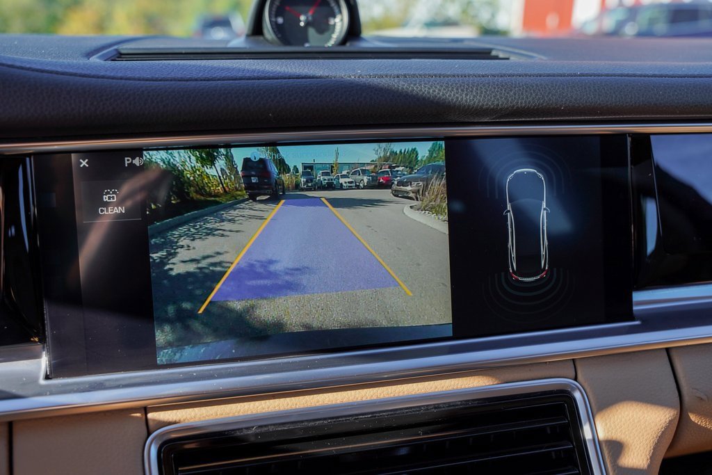 Used 2018 Porsche Panamera 4 image 22