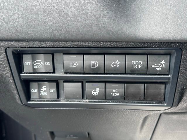 Used 2024 Toyota Sequoia Platinum image 19