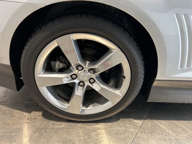 Used 2010 Chevrolet Camaro LT w/ LPO, Ground Effects Package RWD image 16