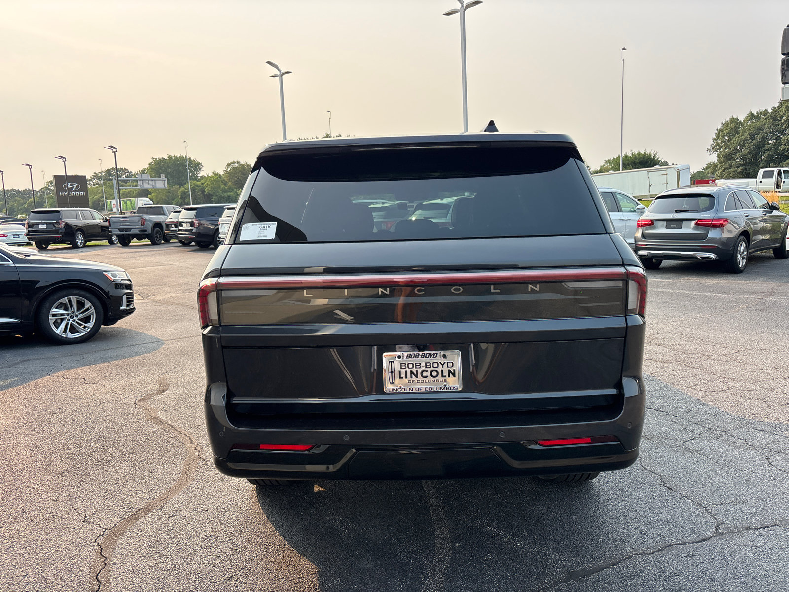 New 2027 Lincoln Navigator Reserve w/ Jet Appearance Package AWD/4WD image 6