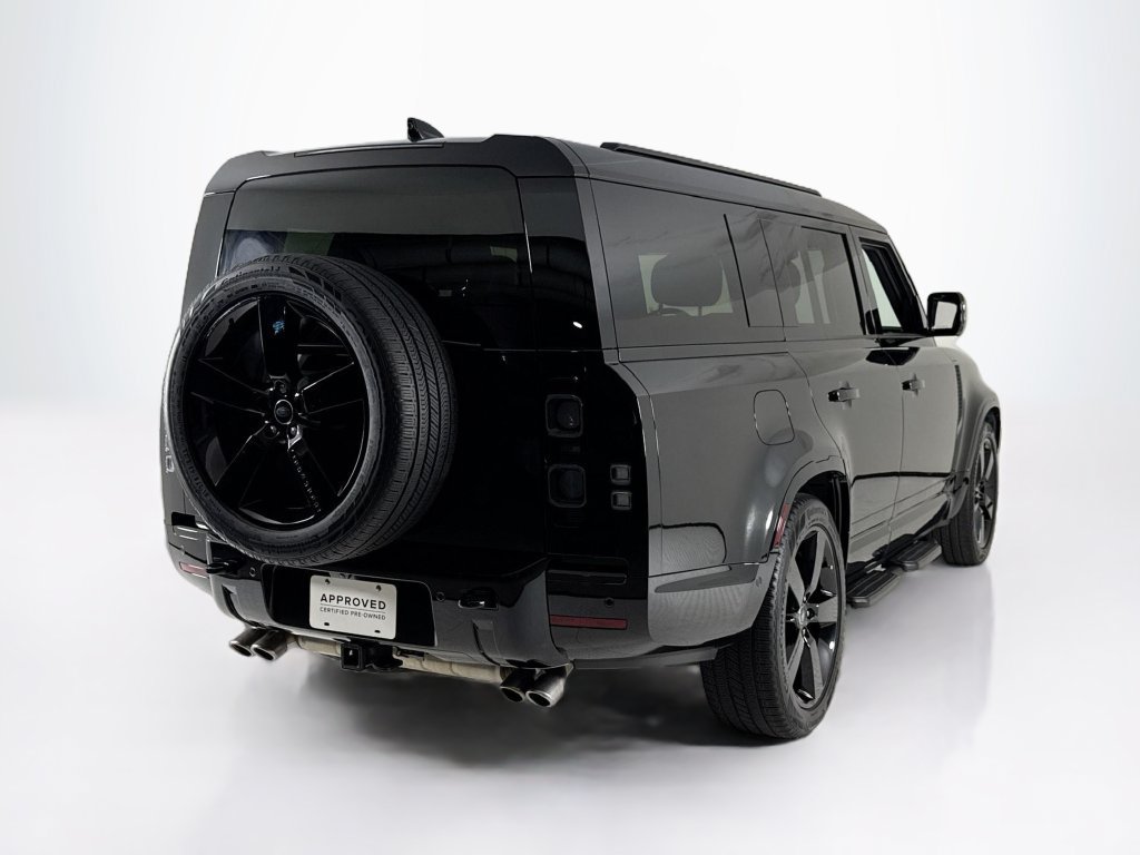 Used 2025 Land Rover Defender 130 V8 AWD/4WD image 5