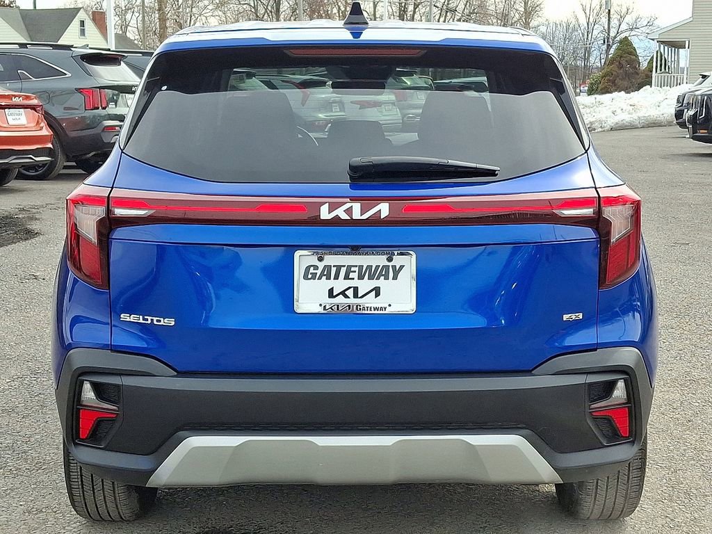 Certified 2024 Kia Seltos LX image 6