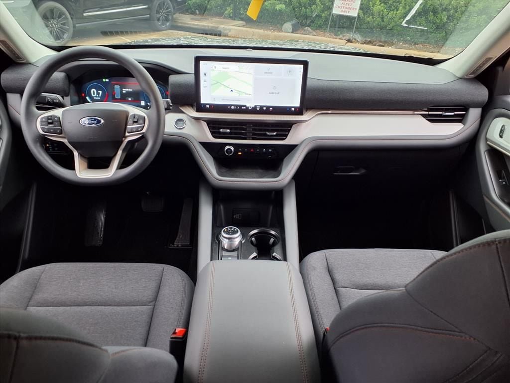 New 2026 Ford Explorer Active RWD image 7