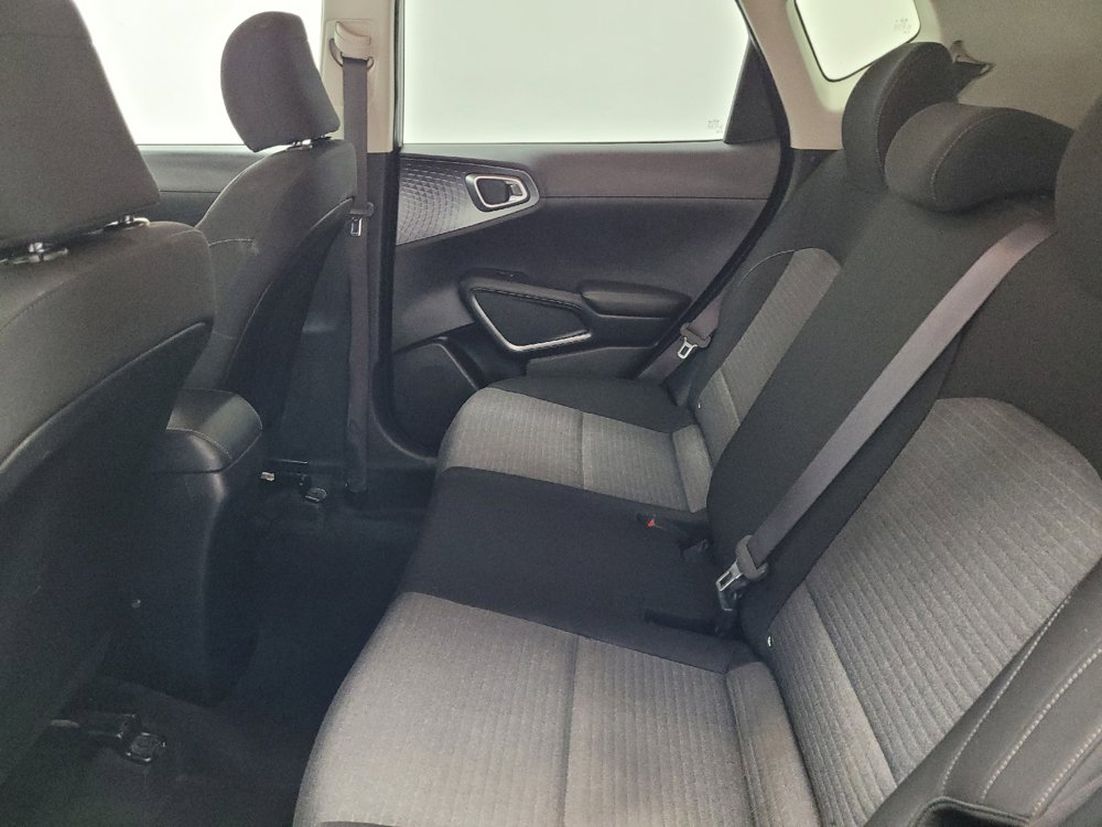 Used 2020 Kia Soul S FWD image 18
