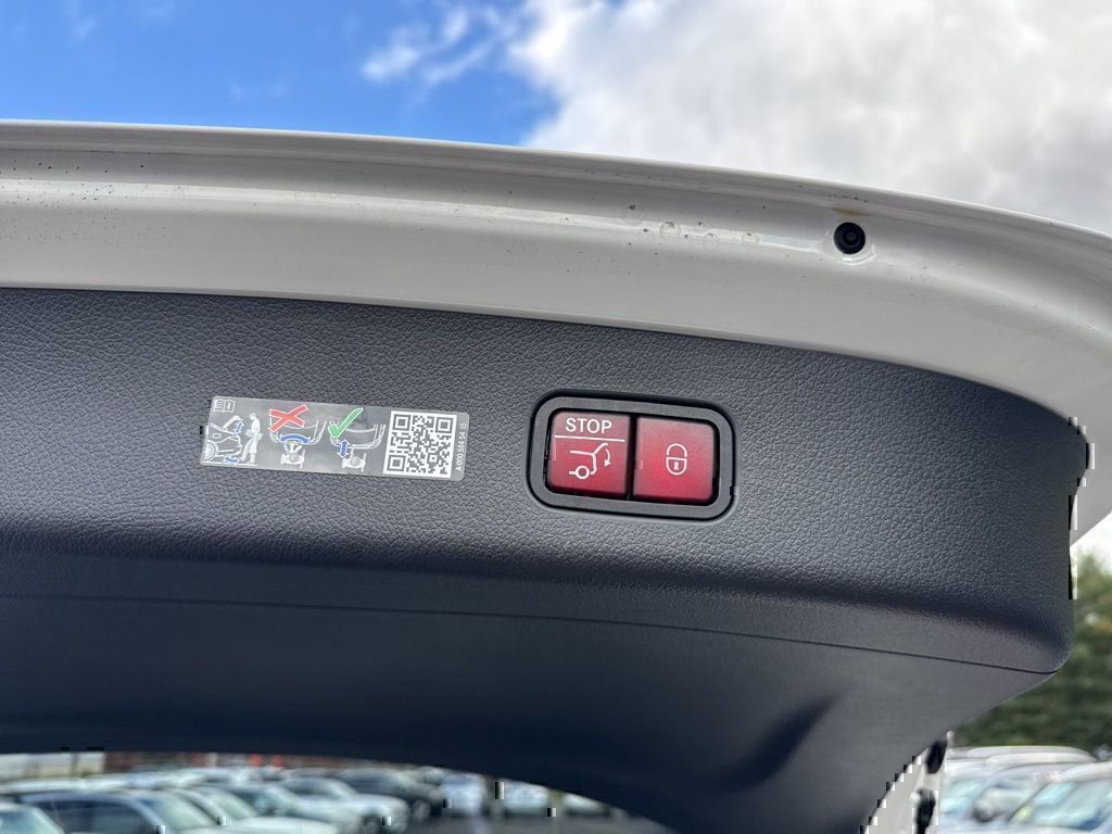 Certified 2026 Mercedes-Benz GLC 300 4MATIC image 29