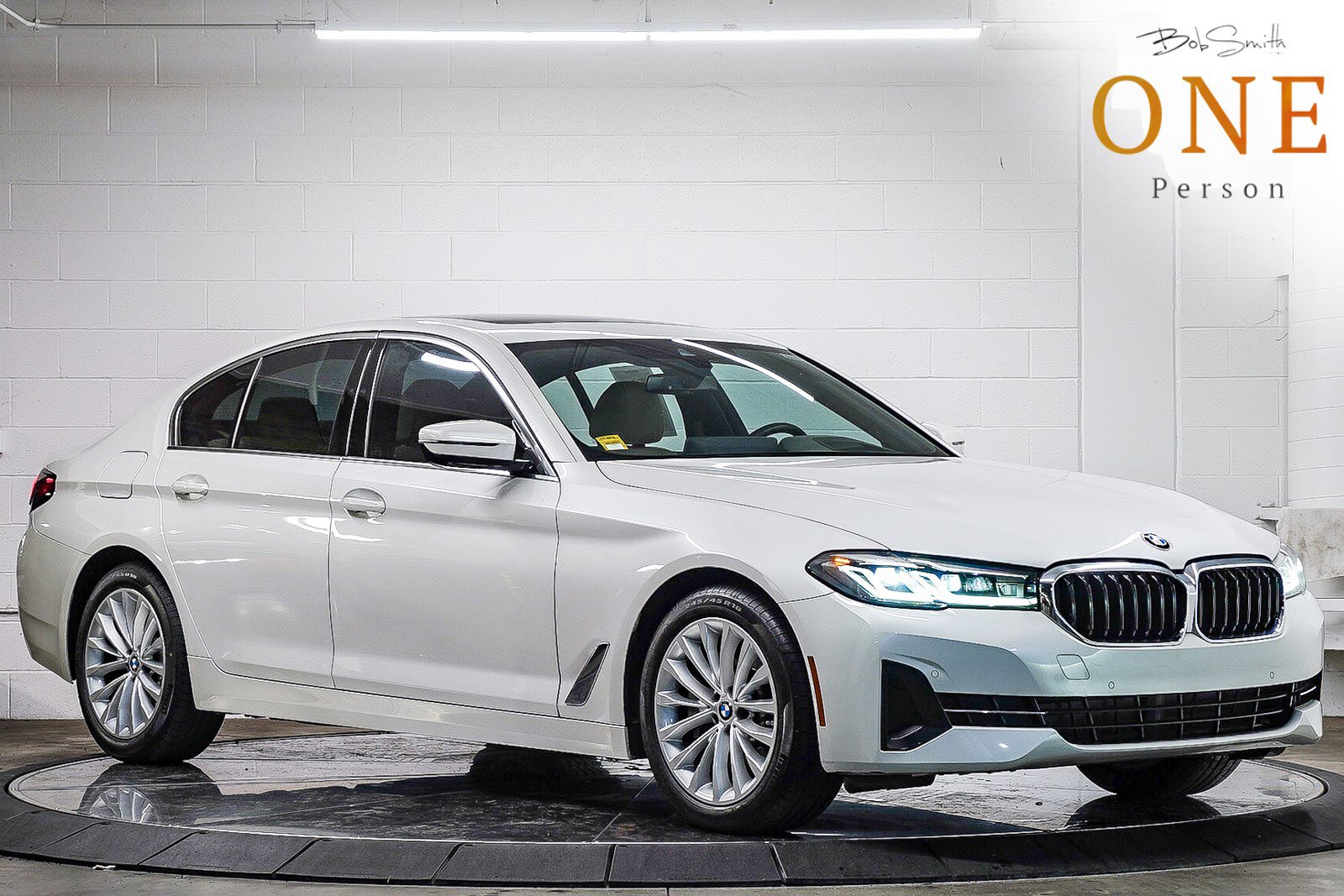 Certified 2022 BMW 530i w/ Premium Package image 1