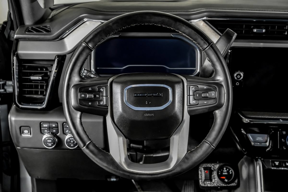 Used 2025 GMC Sierra 3500 Denali w/ Denali Reserve Package AWD/4WD image 17