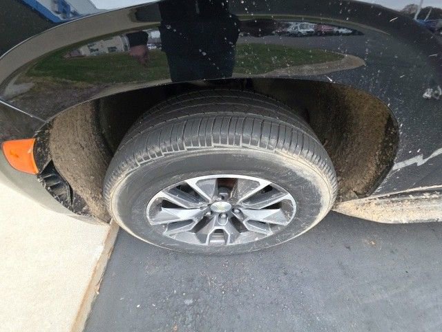 Used 2021 Chevrolet Suburban LT w/ Rear Media and Nav Package image 9