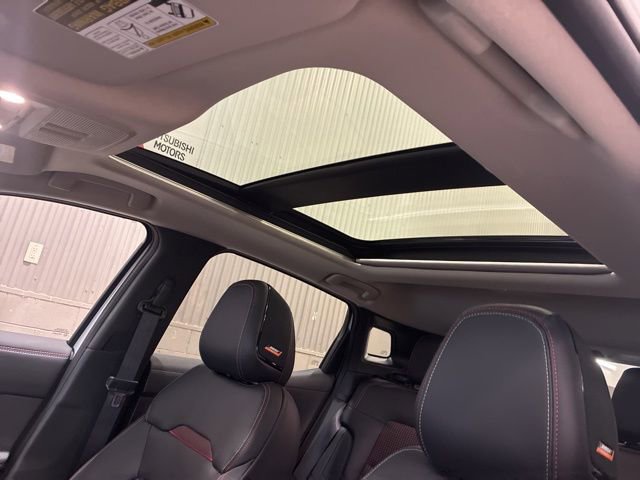 New 2026 Nissan Kicks SR w/ SR Premium Package image 30