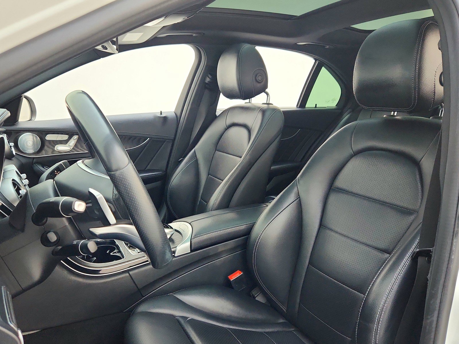 Used 2015 Mercedes-Benz C 300 4MATIC Sedan image 17