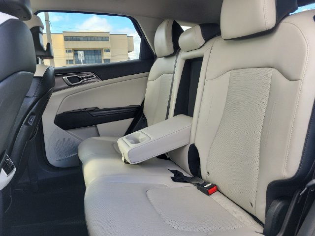 Used 2025 Kia Sportage EX FWD image 17