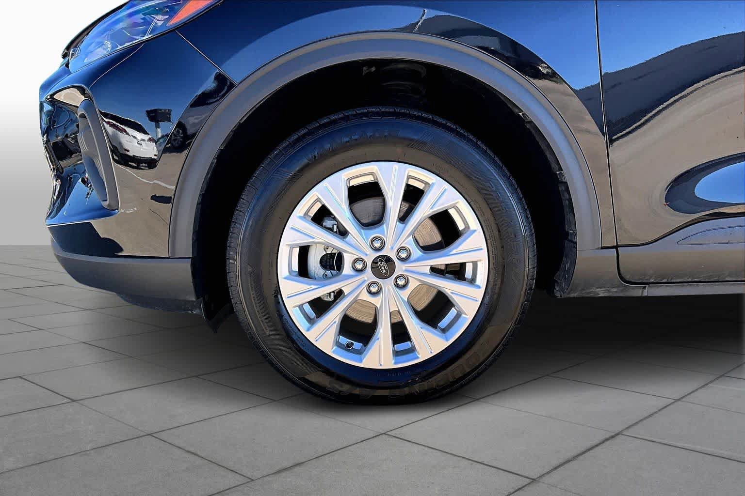 Used 2025 Ford Escape Active AWD/4WD image 20