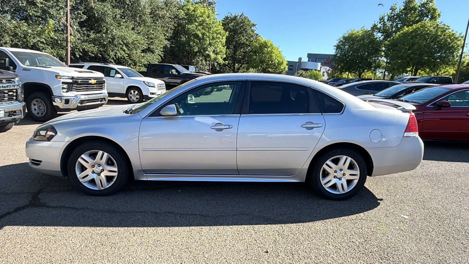 Used 2016 Chevrolet Impala LT FWD image 8