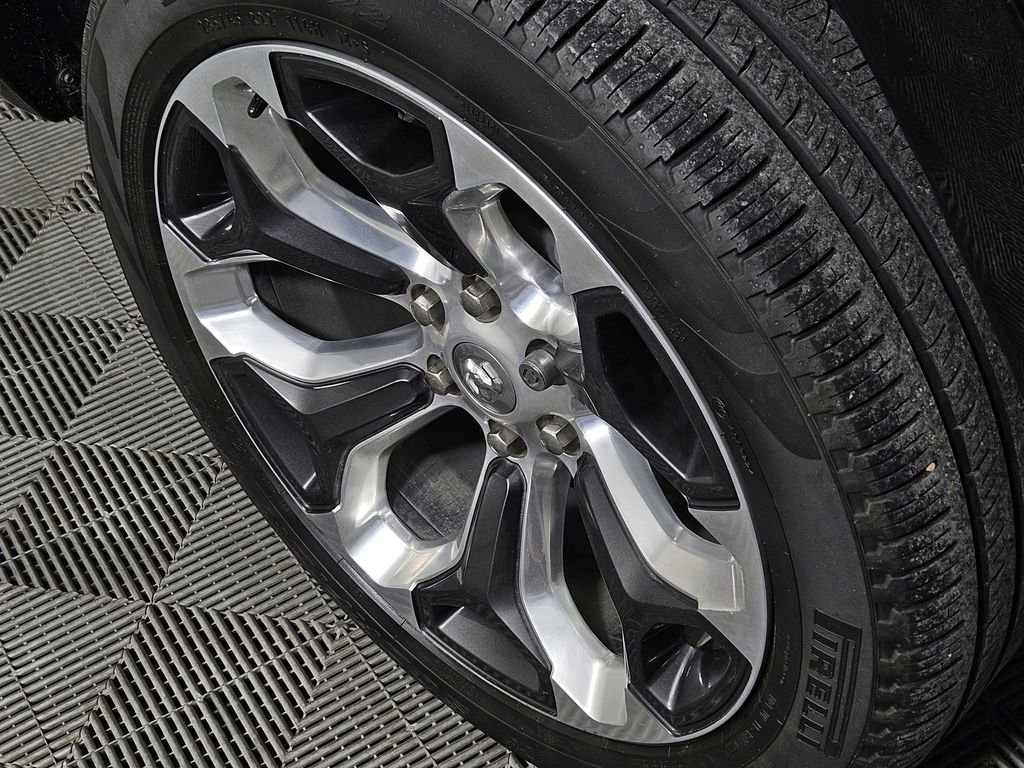 Used 2023 RAM 1500 Limited w/ Body Color Bumper Group AWD/4WD image 9