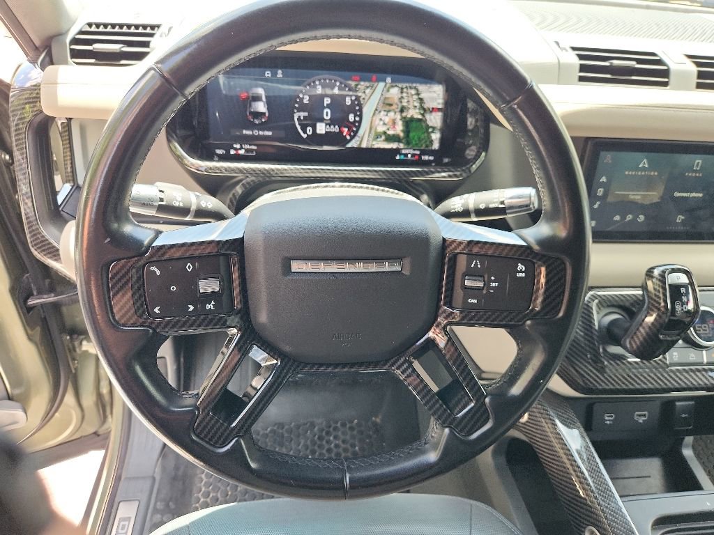 Used 2021 Land Rover Defender 110 X-Dynamic SE AWD/4WD image 4
