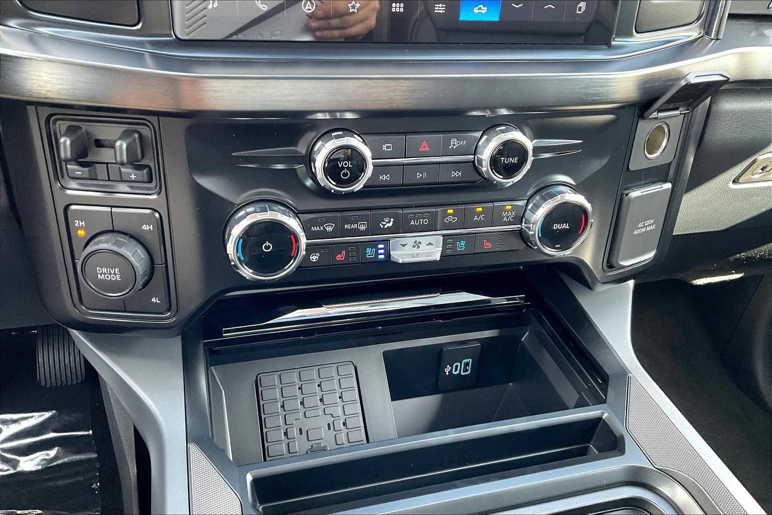 New 2026 Ford F250 Lariat image 19