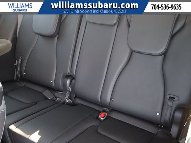 Used 2025 Kia Carnival EX FWD image 33