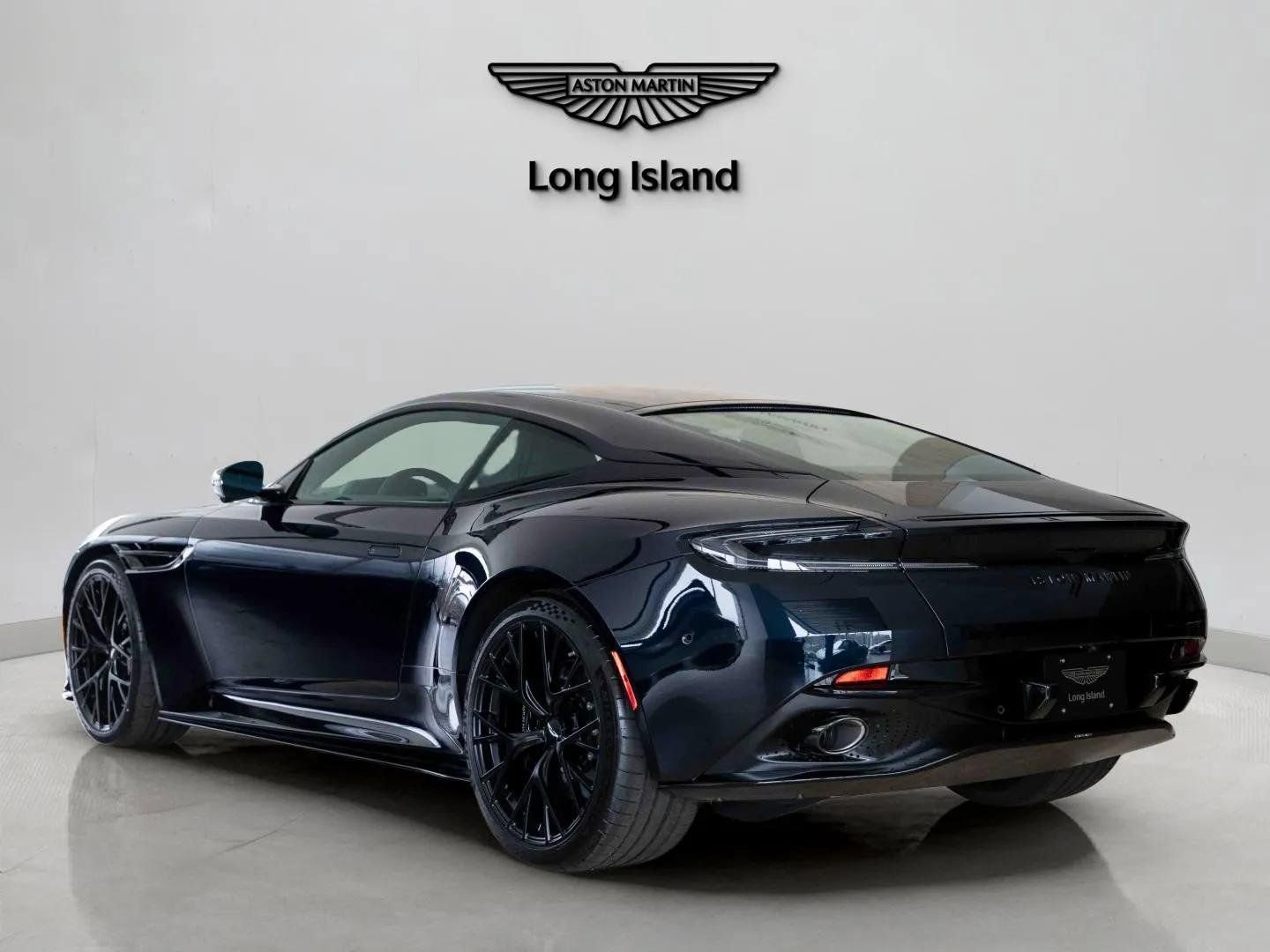 Used 2025 Aston Martin DB12 Coupe RWD image 14