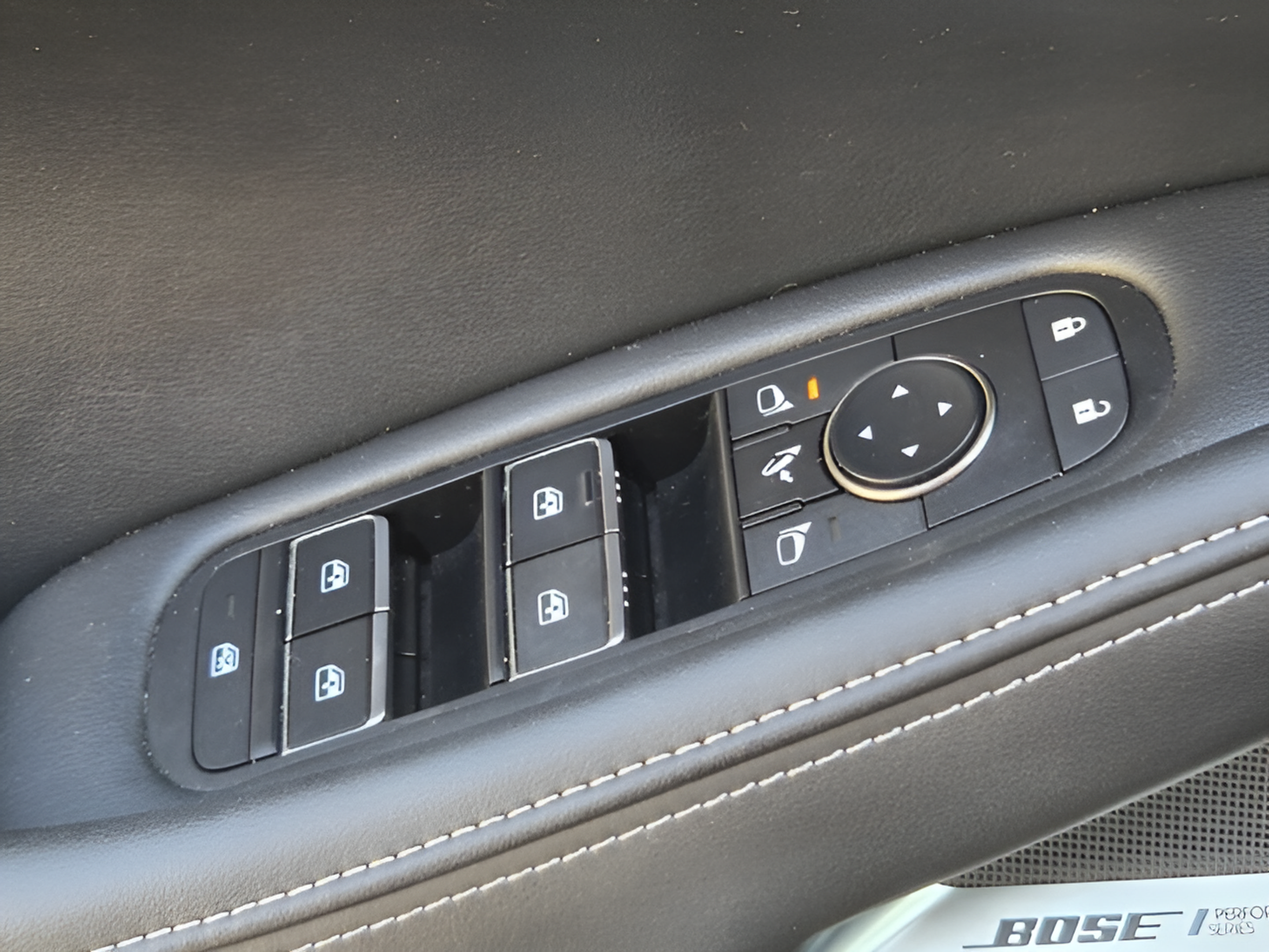 Used 2024 INFINITI QX60 Luxe w/ Performance Audio Package FWD image 27