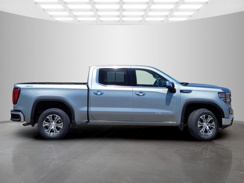 Used 2025 GMC Sierra 1500 SLT AWD/4WD image 3