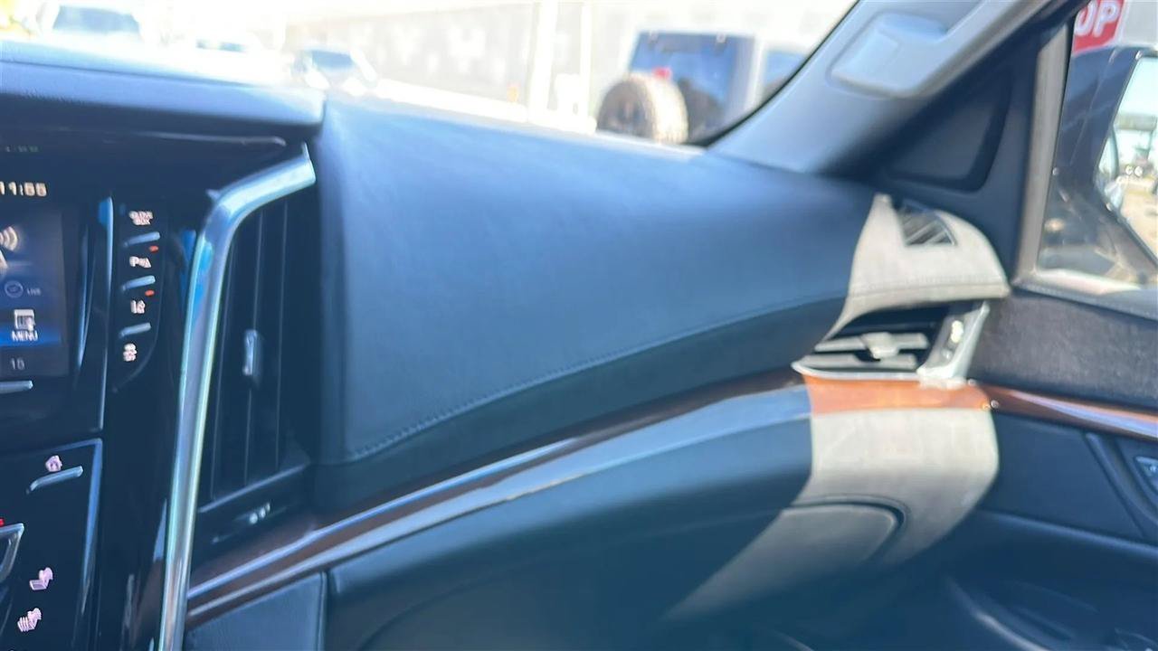 Used 2015 Cadillac Escalade Luxury AWD/4WD image 48