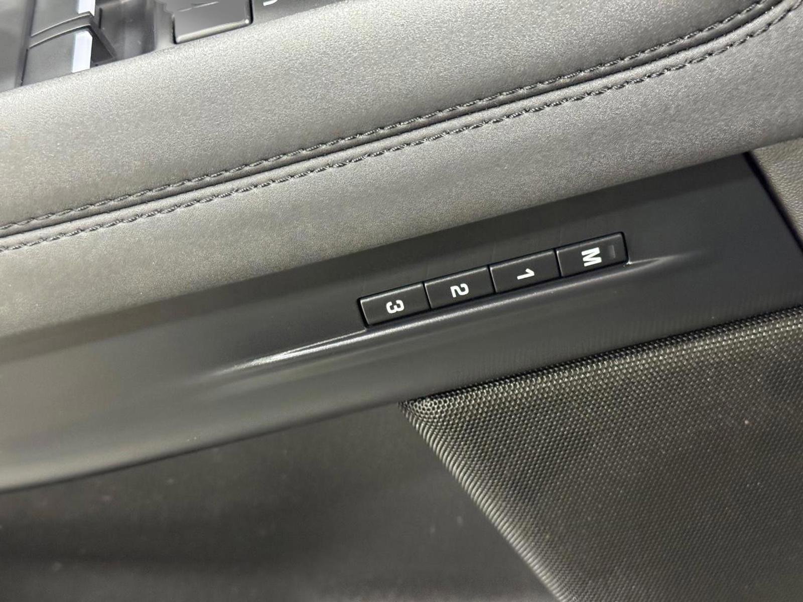 Used 2020 Land Rover Range Rover Evoque S image 25