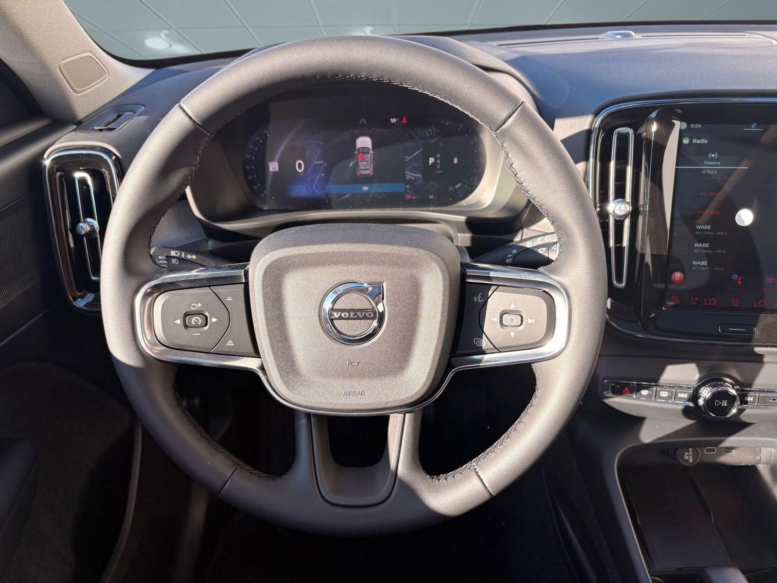 Certified 2026 Volvo XC40 B5 Core w/ Climate Package AWD/4WD image 18