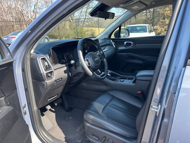 Used 2023 Kia Sorento S image 12