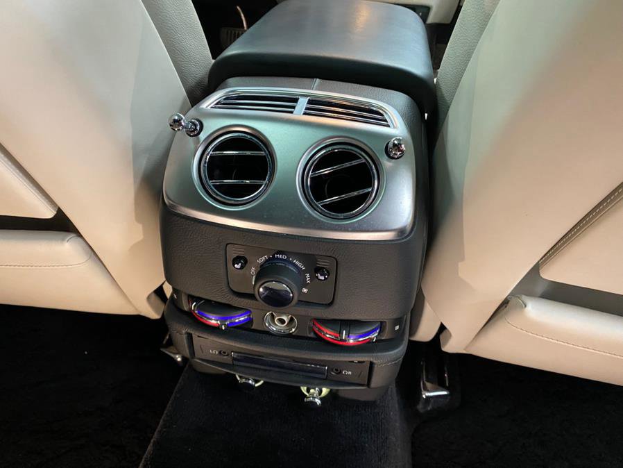 Used 2016 Rolls-Royce Ghost image 32