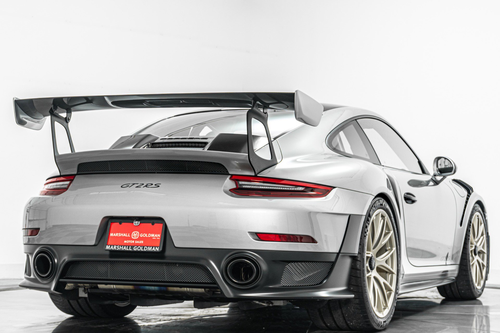 Used 2018 Porsche 911 GT2 RS RWD image 9