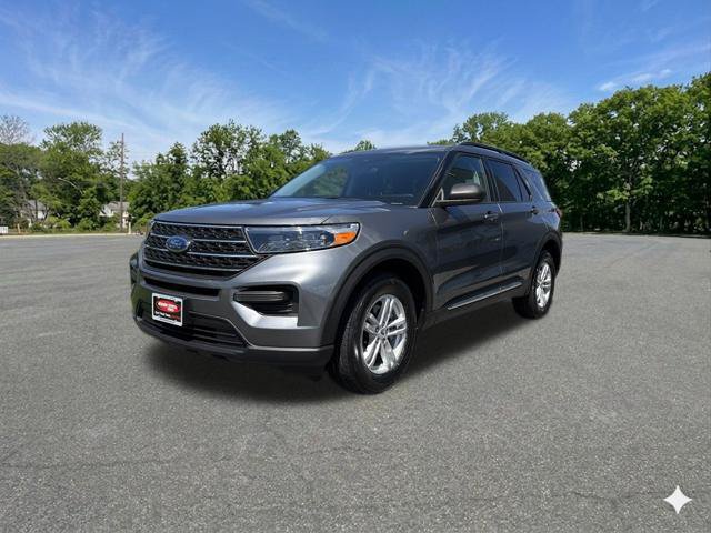 Used 2024 Ford Explorer XLT AWD/4WD image 4
