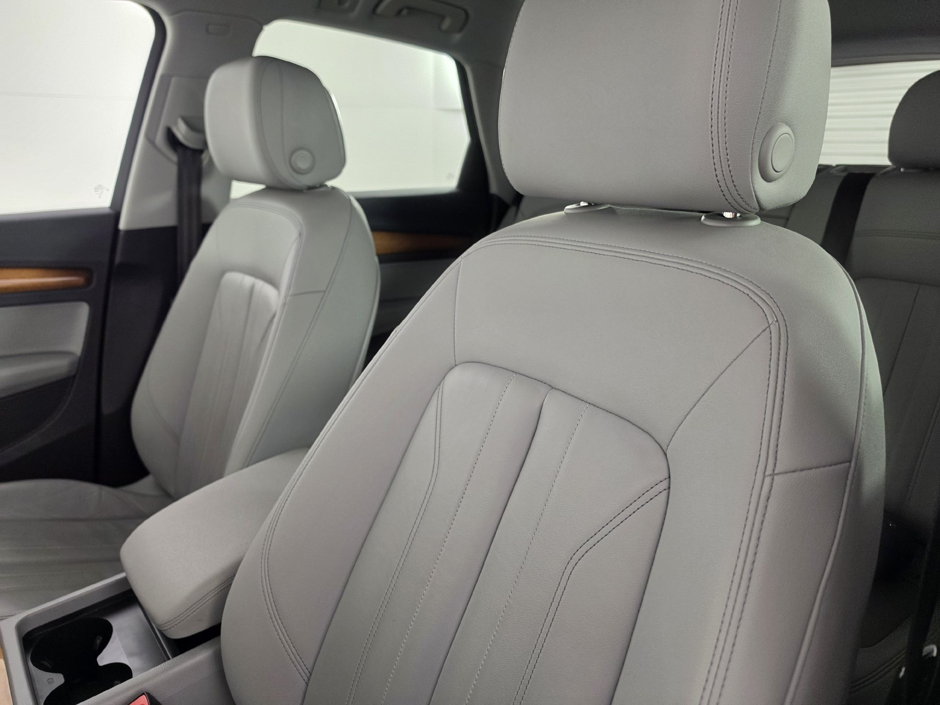 Certified 2023 Audi Q5 2.0T Premium w/ Convenience Package AWD/4WD image 5